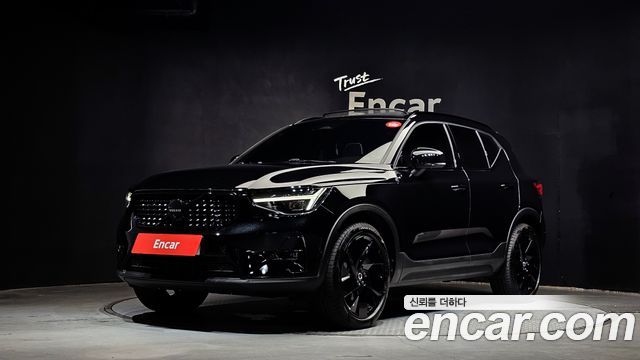Volvo XC40 B4 Black Edition — пробег 14 868 км — фото 1 из 5