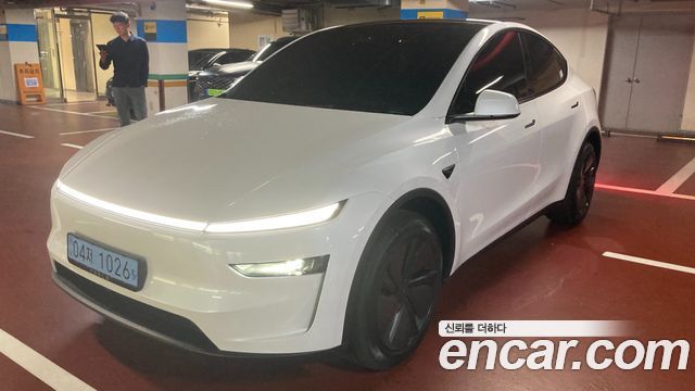 Tesla Model Y Premium RWD — пробег 700 км — фото 2 из 5