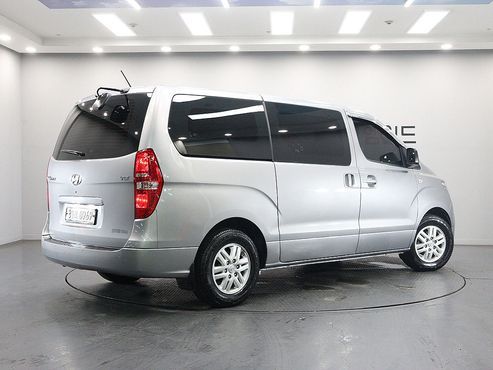 Hyundai Starex Van 3-Seater Smart — пробег 120 688 км — фото 3 из 5