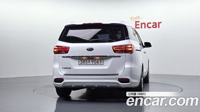 Kia Carnival из Кореи Encar