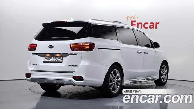 Kia Carnival Gasoline 7-Seater Limousine President — пробег 97 165 км — фото 2 из 5