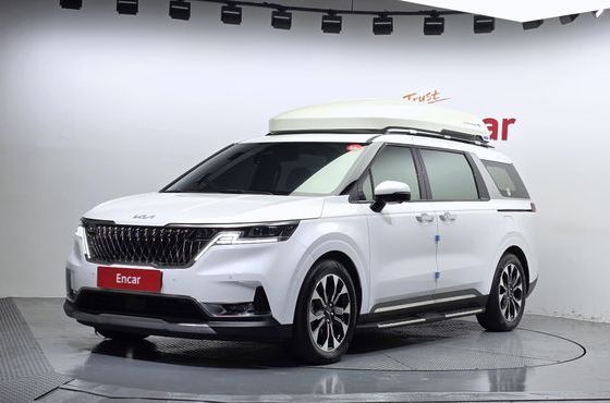 Kia Carnival Diesel 7-Seater Signature — пробег 4 698 км — фото 1 из 5
