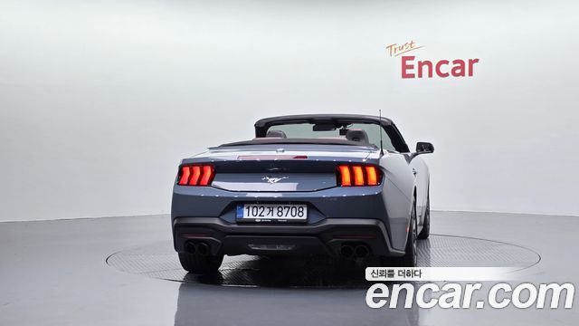 Ford Mustang 2.3 Ecoboost Premium Convertible — пробег 2 063 км — фото 4 из 5