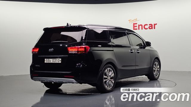 Kia Carnival из Кореи Encar