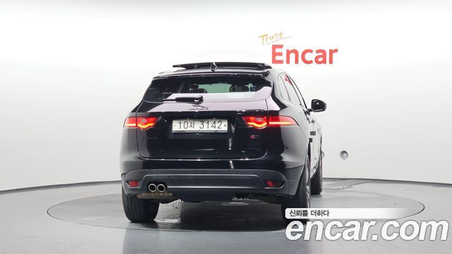 Jaguar F-PACE 20d R-Sport — пробег 127 344 км — фото 4 из 5