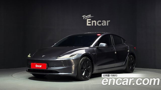 Tesla Model 3 RWD — пробег 26 001 км — фото 1 из 5