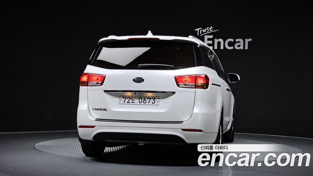 Kia Carnival из Кореи Encar