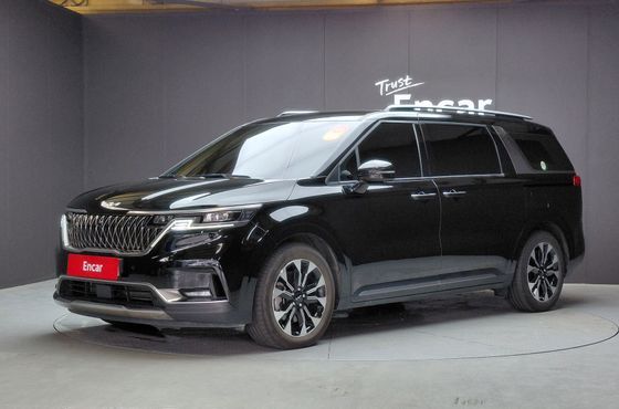 Kia Carnival Gasoline 9-Seater Signature — пробег 61 207 км — фото 1 из 5