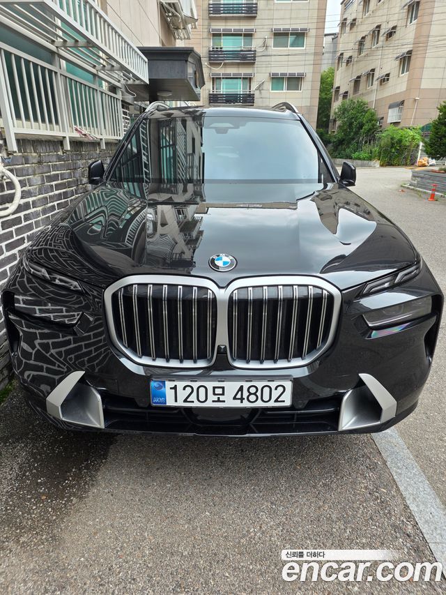 BMW X7 xDrive 40i Design Pure Excellence 6-Seater — пробег 35 000 км — фото 1 из 5