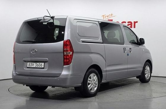 Hyundai Starex Van 5-Seater Modern — пробег 237 776 км — фото 2 из 5
