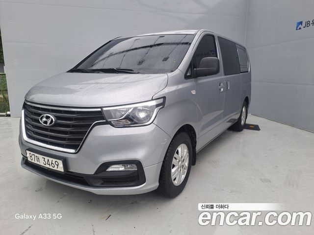 Hyundai Starex Van 5-Seater Modern — пробег 17 209 км — фото 1 из 5