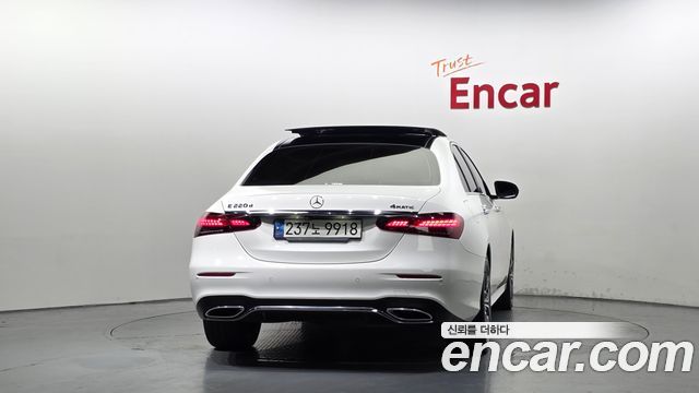 Mercedes-Benz E-Class из Кореи Encar