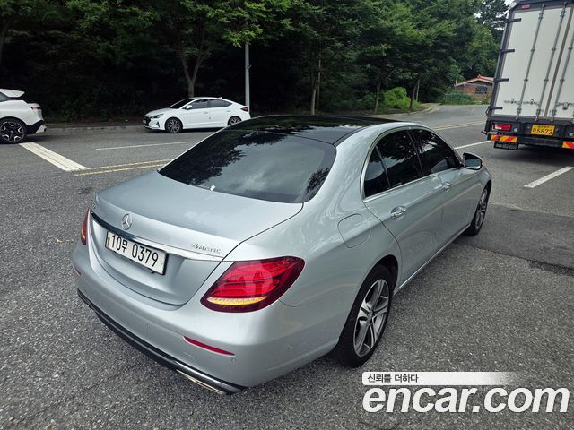 Mercedes-Benz E-Class из Кореи Encar