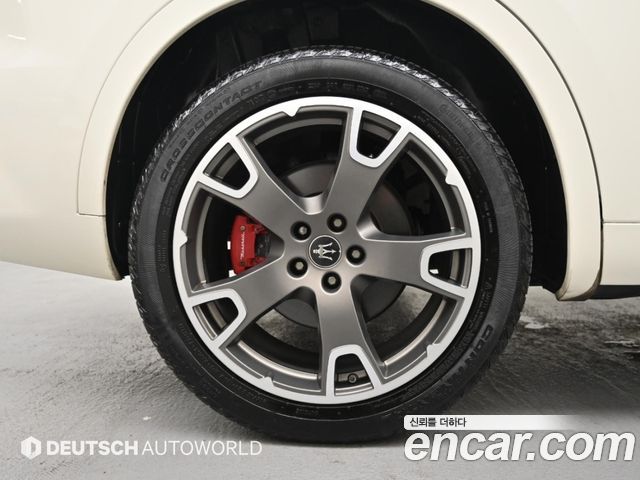 Maserati Levante из Кореи Encar