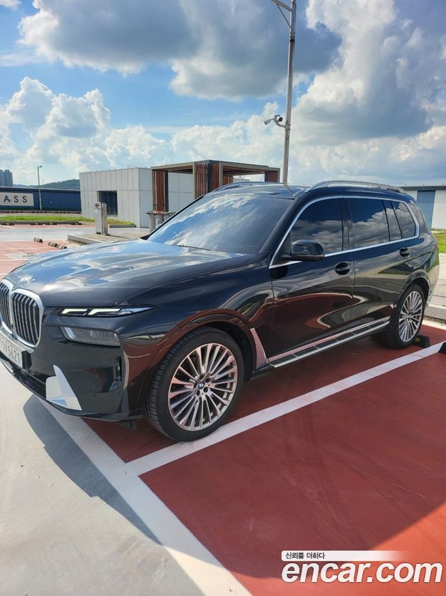BMW X7 xDrive 40i Design Pure Excellence 7-Seater — пробег 49 994 км — фото 4 из 5