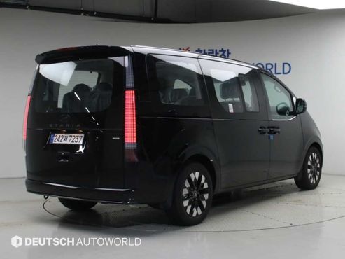 Hyundai Staria Lounge 7-Seater Inspiration — пробег 92 км — фото 2 из 5