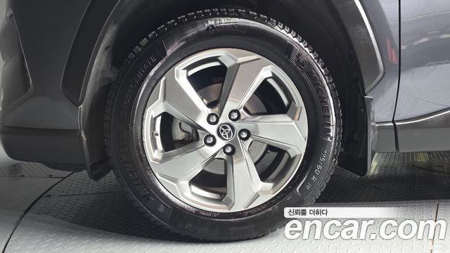 Toyota RAV4 2.5 4WD Hybrid — пробег 61 242 км — фото 5 из 5