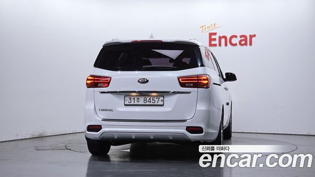 Kia Carnival из Кореи Encar