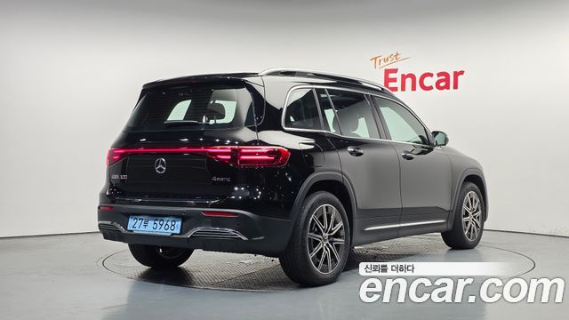 Mercedes-Benz EQB EQB300 4MATIC AMG Line — пробег 9 423 км — фото 2 из 5