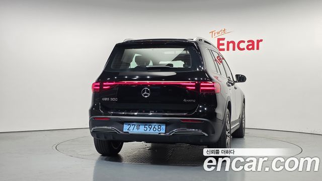 Mercedes-Benz EQB EQB300 4MATIC AMG Line — пробег 9 423 км — фото 4 из 5