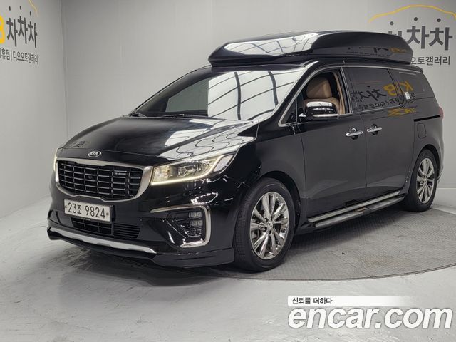 Kia Carnival 9-Seater Hi-Limousine Noblesse Special — пробег 98 809 км — фото 1 из 5
