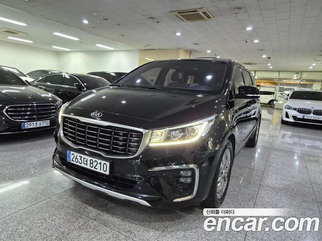 Kia Carnival 9-Seater Prstige — пробег 78 647 км — фото 1 из 5