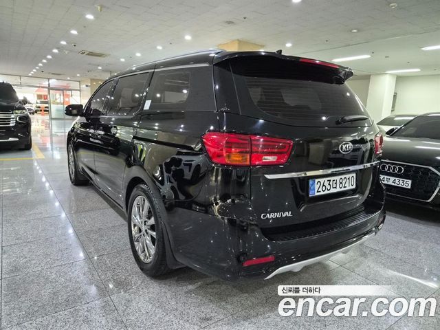 Kia Carnival 9-Seater Prstige — пробег 78 647 км — фото 3 из 5