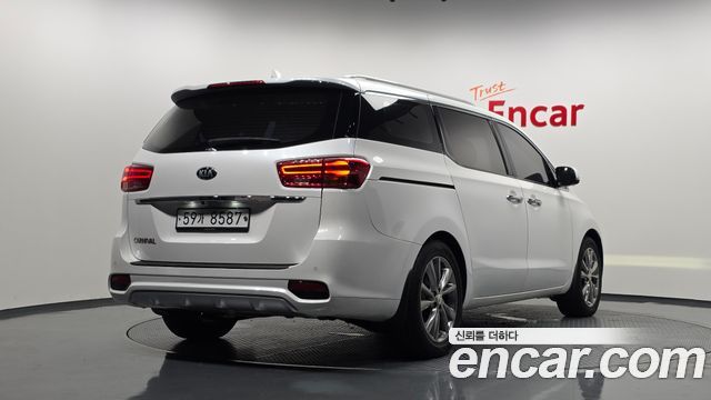 Kia Carnival из Кореи Encar