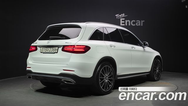 Mercedes-Benz GLC-Class GLC300 4MATIC AMG Line — пробег 28 185 км — фото 2 из 5