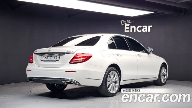 Mercedes-Benz E-Class из Кореи Encar