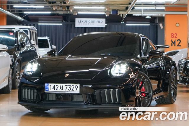 Porsche 911 Carrera 4 GTS — пробег 15 000 км — фото 1 из 5