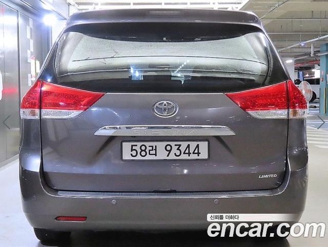 Toyota Sienna из Кореи Encar