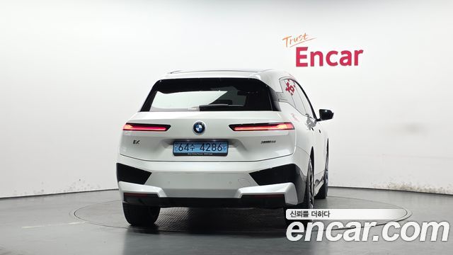 BMW iX из Кореи Encar