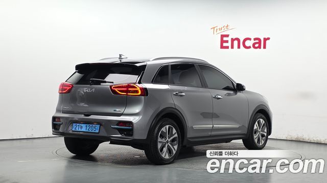 Kia Niro Noblesse — пробег 77 636 км — фото 2 из 5