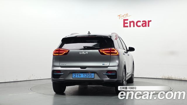 Kia Niro Noblesse — пробег 77 636 км — фото 4 из 5