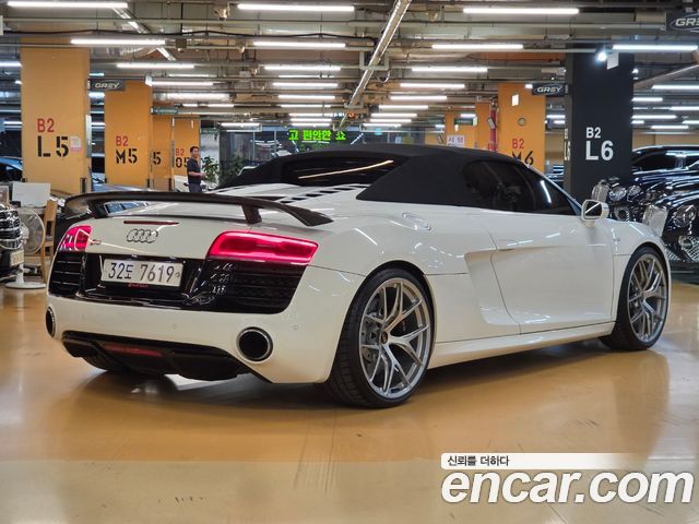 Audi R8 5.2 V10 Spyder — пробег 49 000 км — фото 3 из 5