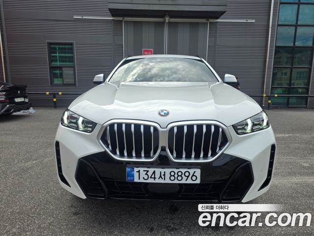 BMW X6 xDrive40i M Sport — пробег 635 км — фото 1 из 5