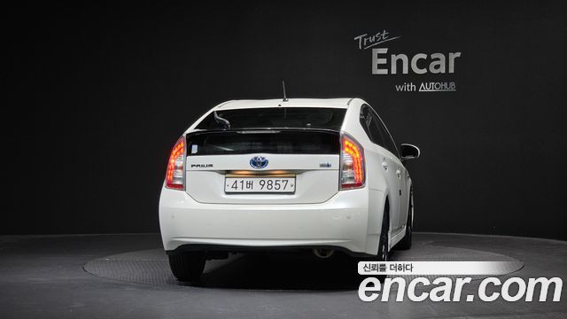 Toyota Prius из Кореи Encar