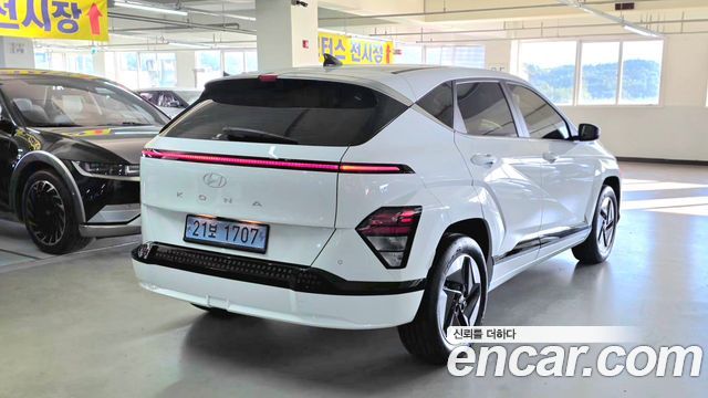 Hyundai Kona Standard E-Value+ — пробег 21 700 км — фото 3 из 5