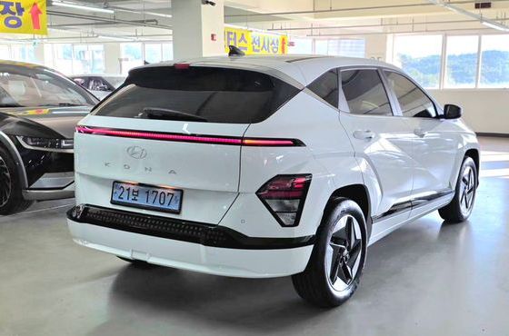 Hyundai Kona Standard E-Value+ — пробег 21 700 км — фото 3 из 5