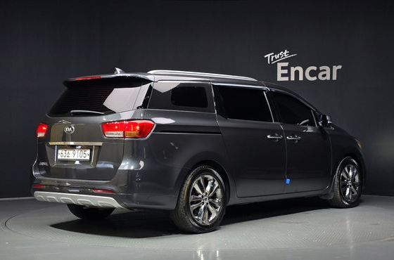 Kia Carnival 9-seater Noblesse — пробег 166 103 км — фото 2 из 5
