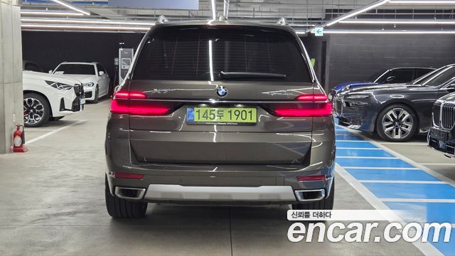 BMW X7 xDrive 40i Design Pure Excellence 7-Seater — пробег 4 650 км — фото 4 из 5