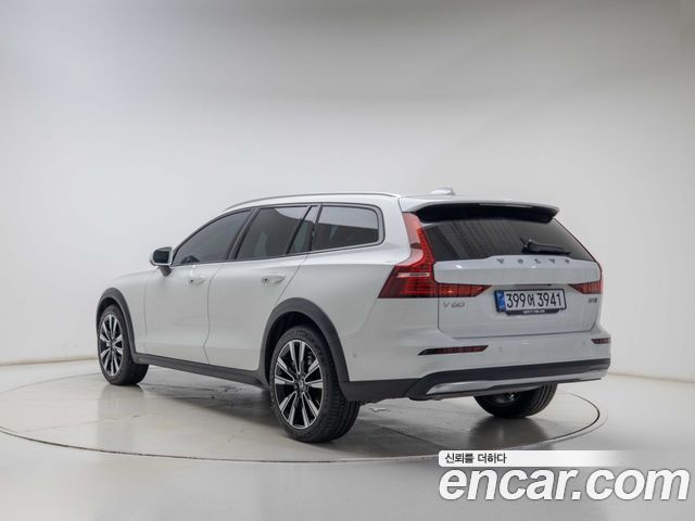 Volvo V60 B5 Ultra AWD — пробег 3 171 км — фото 4 из 5