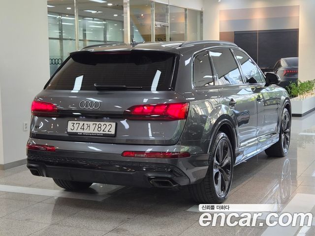 Audi Q7 55 TFSI Quattro Premium — пробег 7 307 км — фото 2 из 5