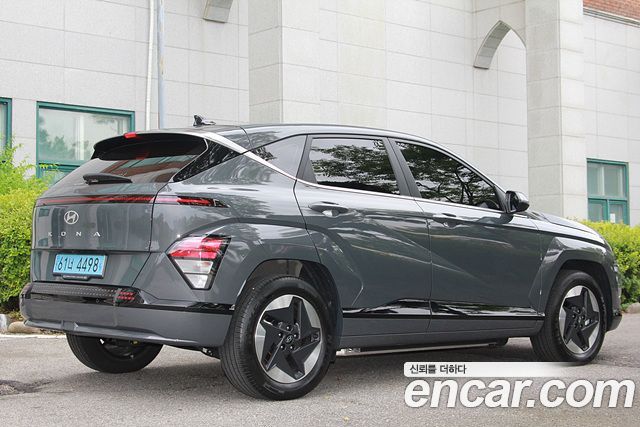 Hyundai Kona Long Range Modern Plus — пробег 24 000 км — фото 2 из 5