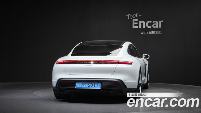Porsche Taycan из Кореи Encar
