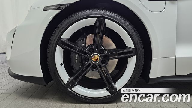 Porsche Taycan из Кореи Encar