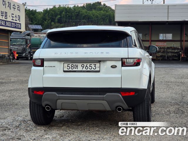 Land Rover Range Rover Evoque 2.0 TD4 SE — пробег 98 000 км — фото 2 из 5