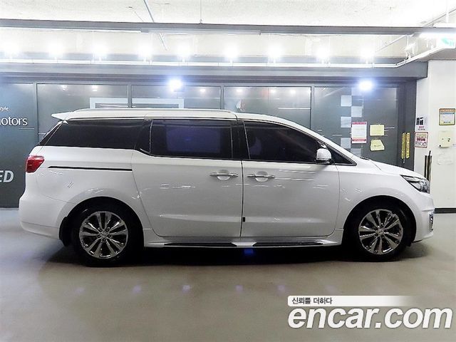 Kia Carnival Gasoline 7-seater Limousine President — пробег 103 609 км — фото 3 из 5