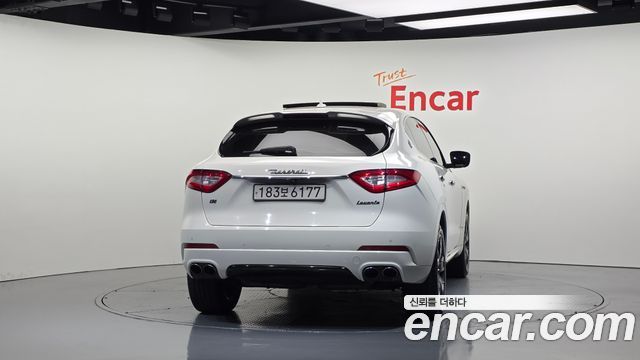 Maserati Levante из Кореи Encar
